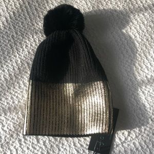 NWT Jocelyn winter pom hat